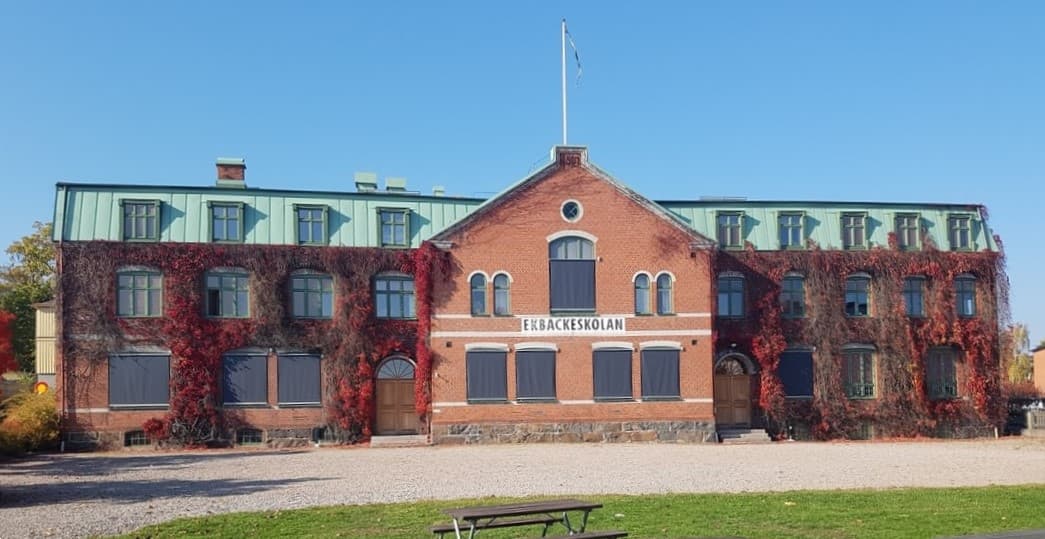 Bild på Ekbackeskolan-Cover-2.jpeg