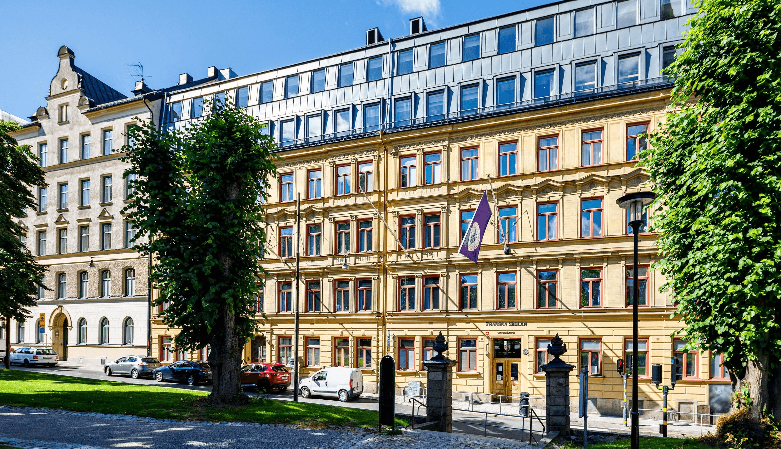 Bild på Franska+skolans+gymnasium-skolan copy.png