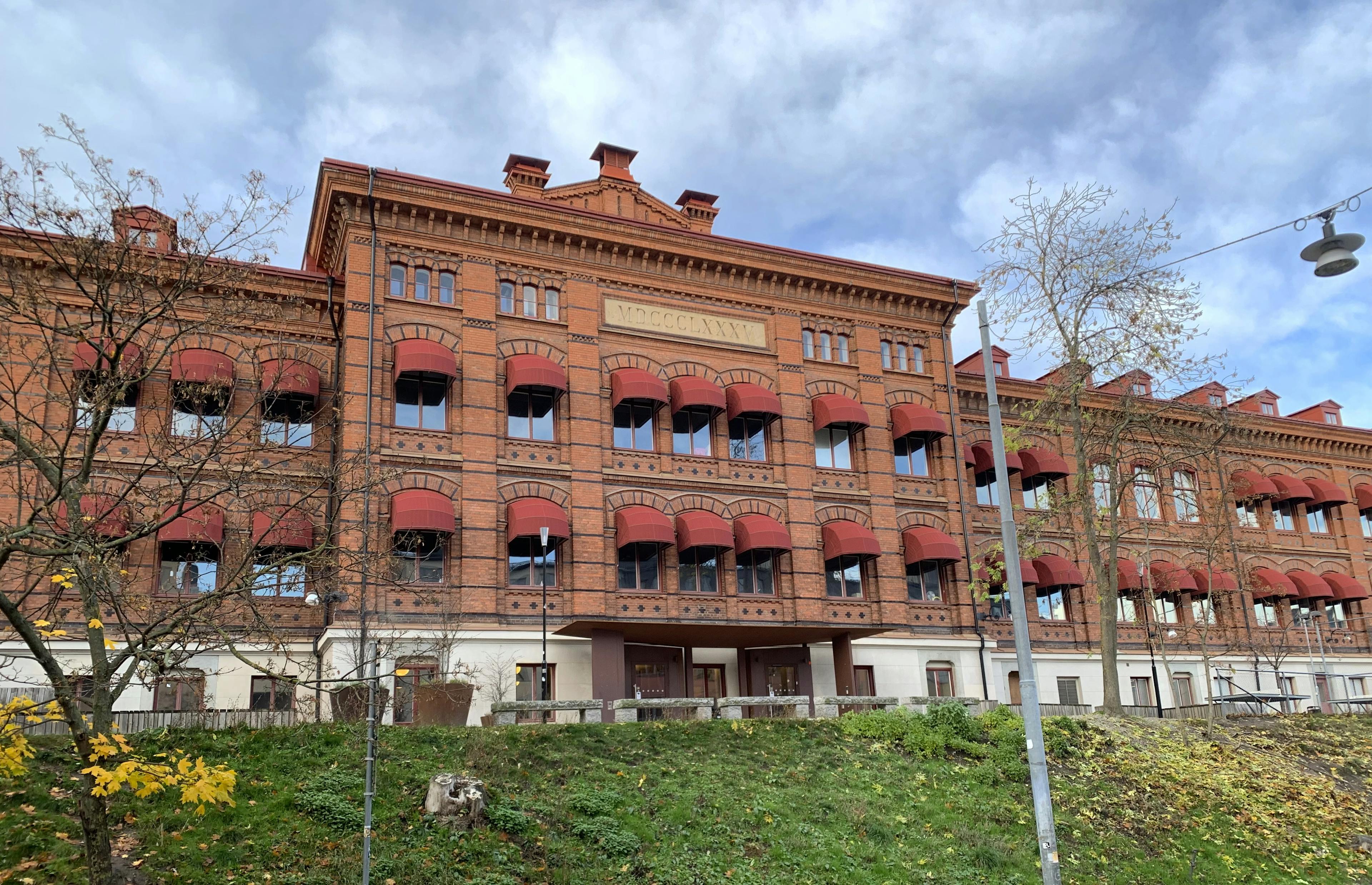 Viktor Rydberg Gymnasium Odenplans skolbyggnaden från Frejgatan