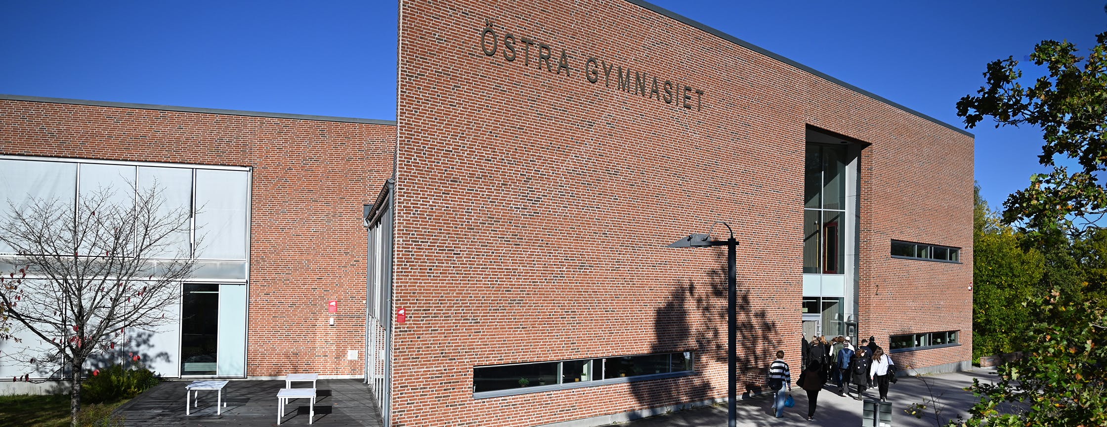 Östra gymnasiets skolbyggnad.
